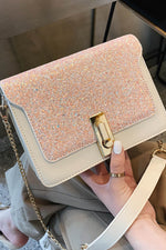 Model fashion handbag
