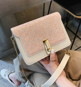 Model fashion handbag