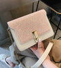 Model fashion handbag