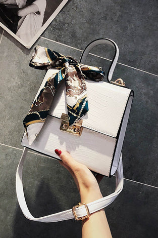 Vintage pretty leather handbag