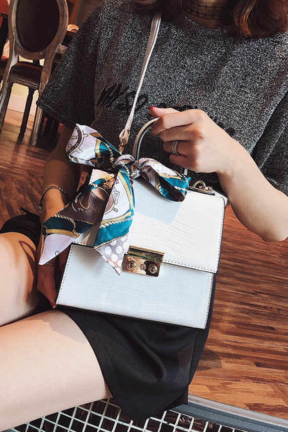 Vintage pretty leather handbag