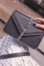 Luxury bag with pearls
