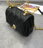 Quilted chain crossbody handbag