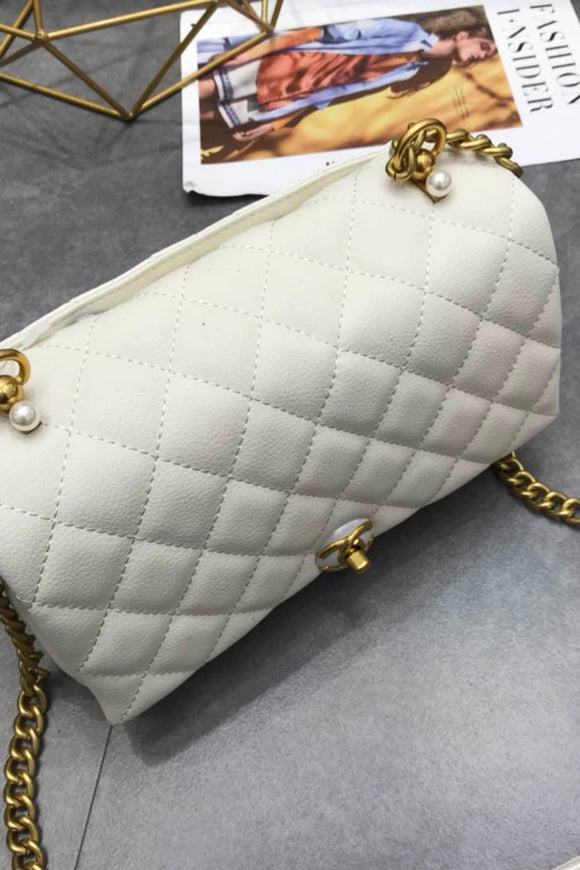 Quilted chain crossbody handbag